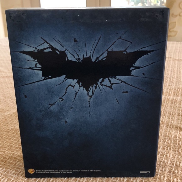 The Dark Knight Trilogy 5 DVD boxed collection - Picture 2 of 12